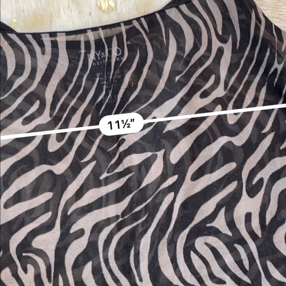 NY&Co sheer zebra print vintage mesh tank top - Picture 4 of 5